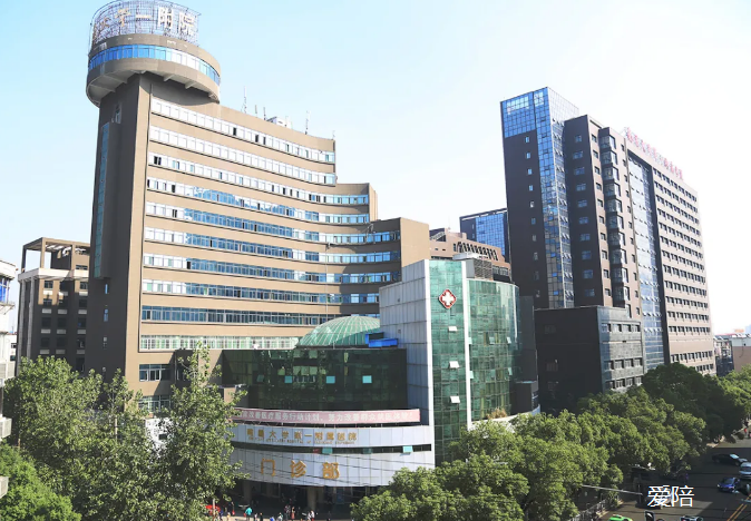 愛陪共享陪護(hù)床共享輪椅，憑什么讓大醫(yī)院選擇你？.png